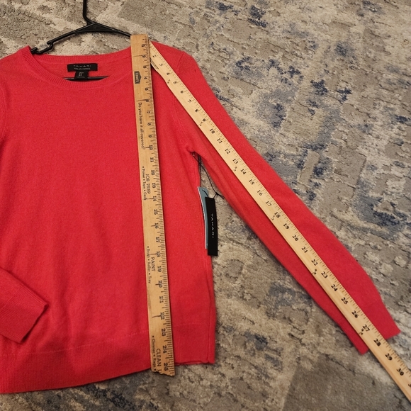 NWT Tahari 100% Cashmere Pink Coral Crewneck Sweater Womens Sz Medium - Picture 3 of 16